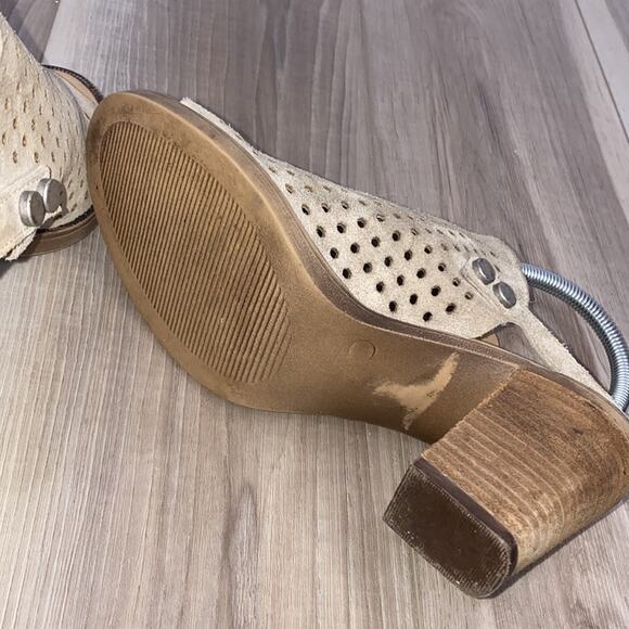 Barbara Barbieri tan perforated tan open toe heels size 8.5 - Picture 5 of 7